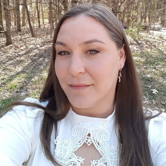 Meet your Posher, Erica - Picture 1 of 1